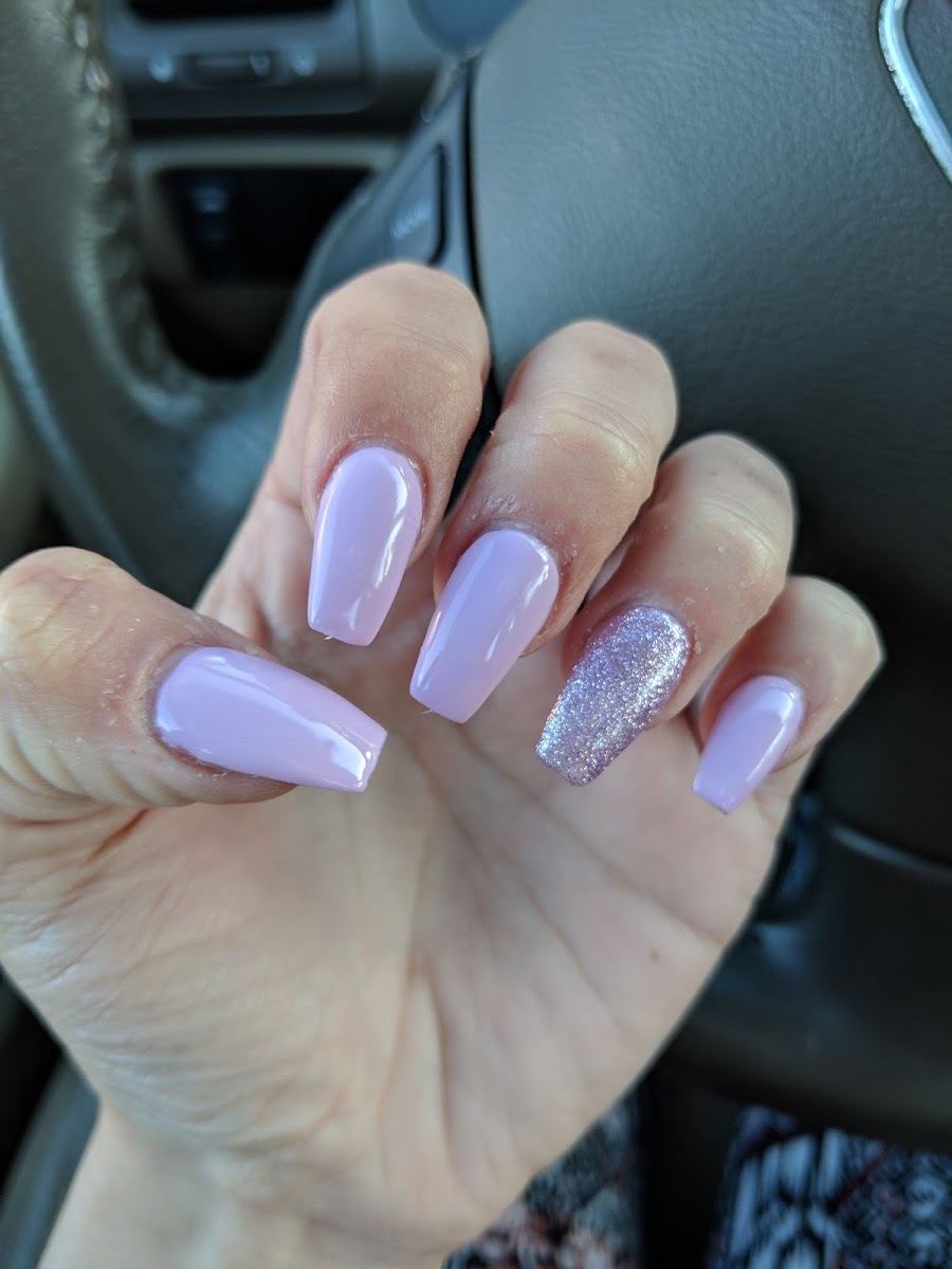 Lilac coffin nails with one glitter accent nail