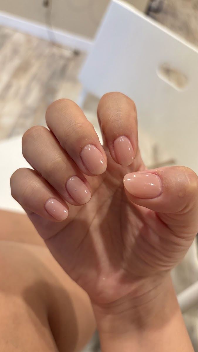 Short natural nude gel nails